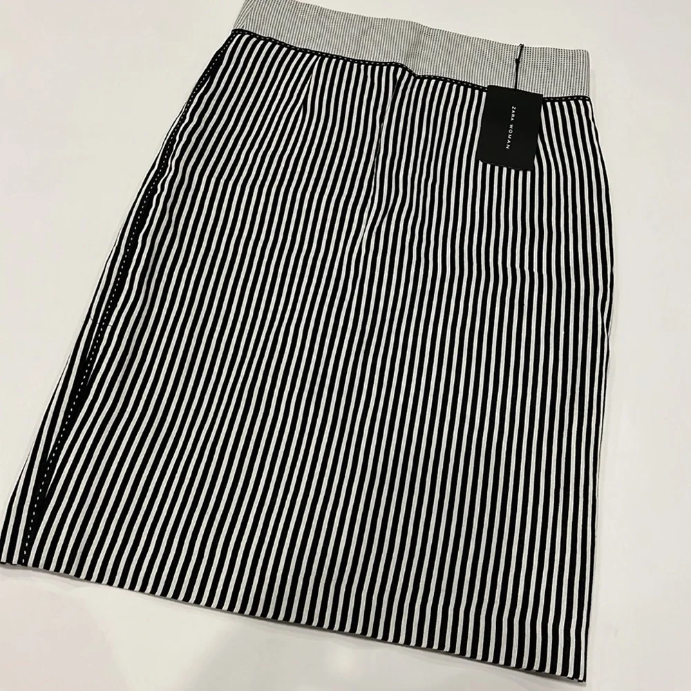 Zara black-and-white striped pencil skirt size small